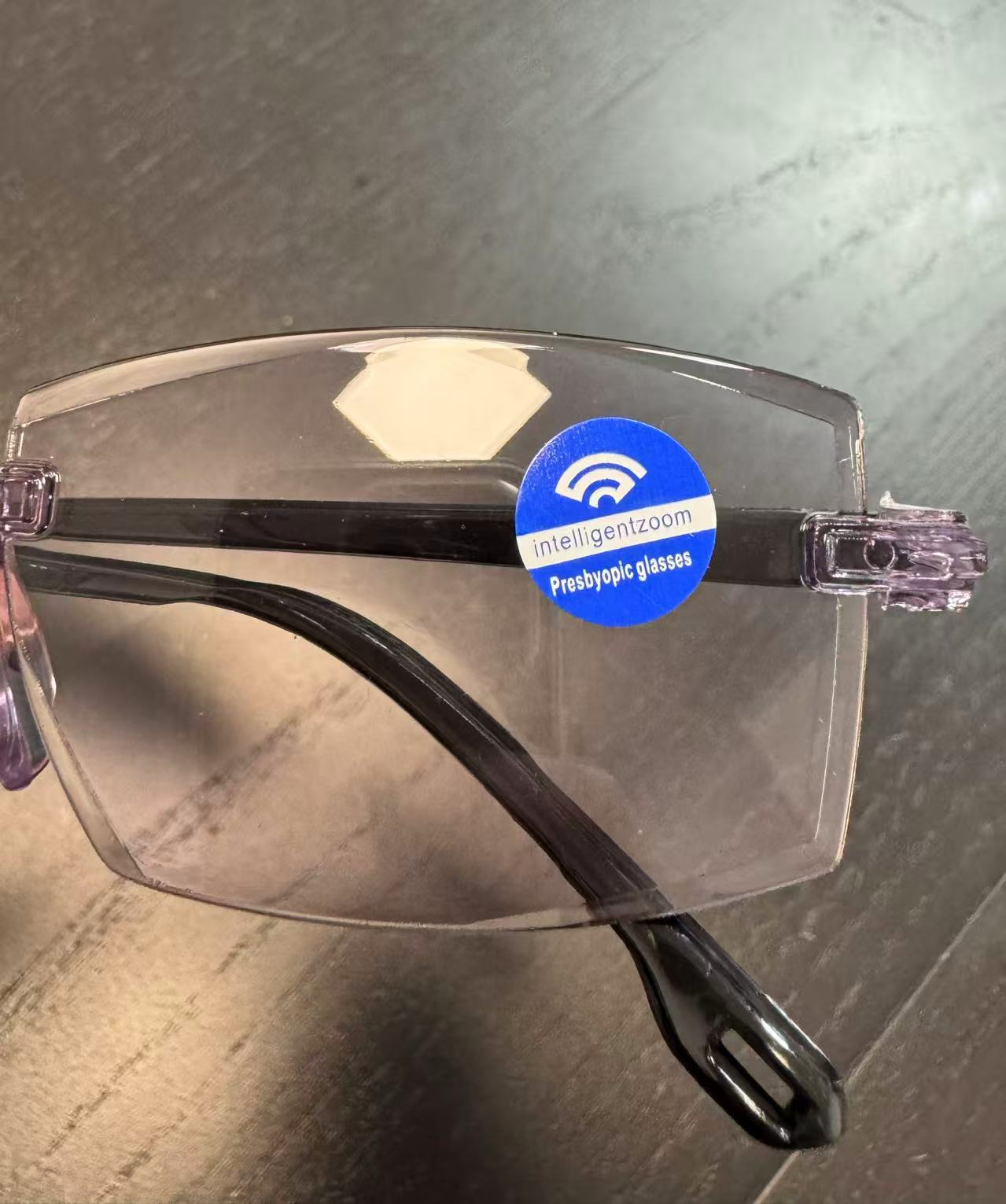 Gafas antireflejos azules multifocales autograduable + funda de cuero